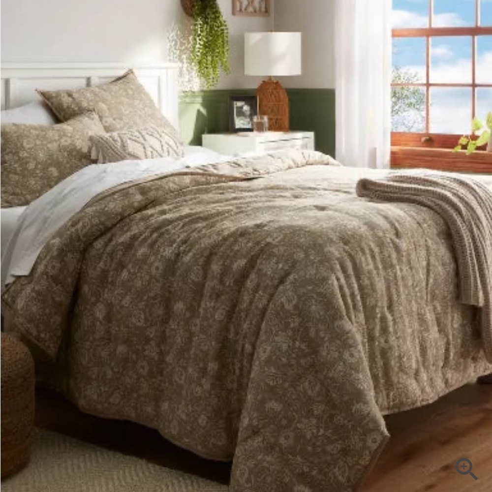 THRESHOLD Floral Print Cotton Voile Lofty Quilt Full/Queen NWT